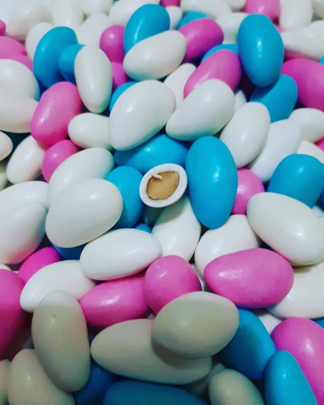 Wiener Mandeln Mix / Zucker Mandel ملبس ملون Ab 250g